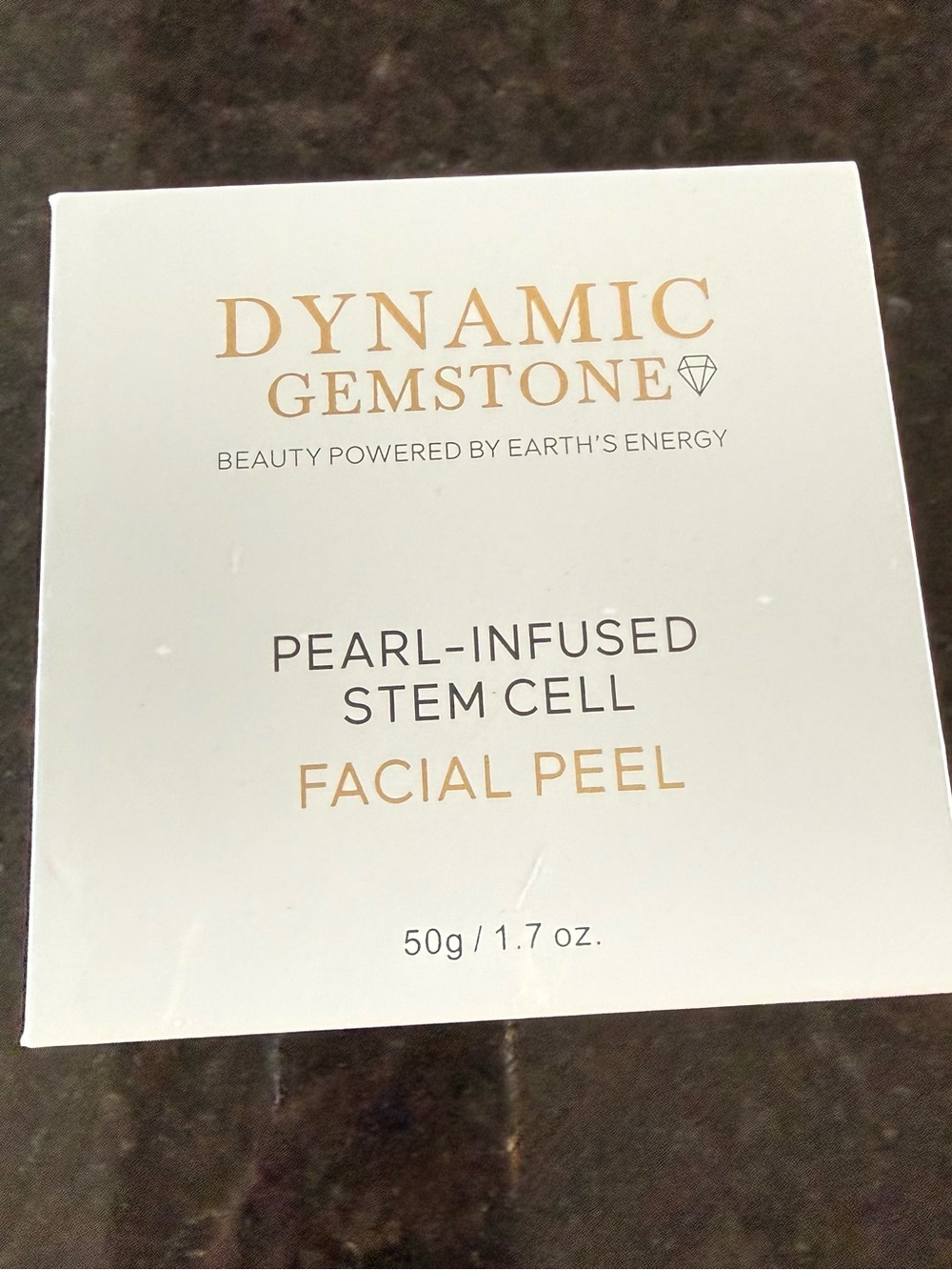 Dynamic Gemstone Pearl-Infused Stem Cell Facial Peel — White & Gold